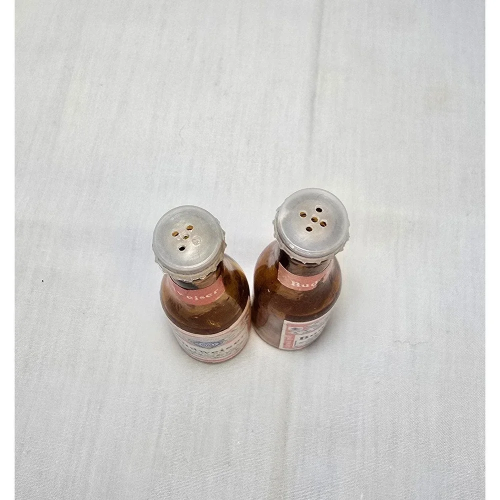 Vintage Budweiser Beer Bottle Salt and‎ Pepper Shakers Set Novelty Collectible